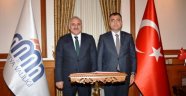 Vali Zorluoğlu'dan Vali Toprak'a ziyaret