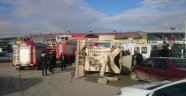 Beton mikseri devrildi: 2 yaralı