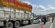 Otomobil kamyona çarptı: 1 ölü