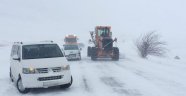Sivas-Malatya karayolunda kar ve tipi etkili