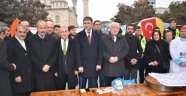 Malatya Ülkü Ocakları lokma dağıttı