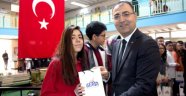 Vali Toprak başarılı öğrencileri ödüllendirdi