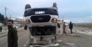 Tır ile kamyonet çarpıştı: 3 yaralı