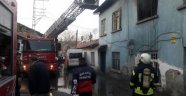 Suriyeli ailenin evinde yangın çıktı