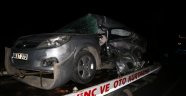 İşçi servisi ile otomobil çarpıştı: 2 ölü