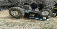 Traktör devrildi: 1 ölü
