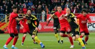 Yeni Malatyaspor yarışta yara aldı!