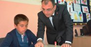 Vali Toprak okulda inceleme yaptı