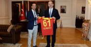 Gevrek'ten Bakan Soylu'ya Evkur Yeni Malatyaspor forması