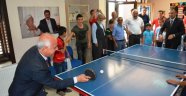 Vali Toprak İl Müftüsü Çimen'le Masa Tenisi oynadı