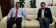 Türk Halk Müziği Sanatçısı Alpay,Başkan Gürkan'ı ziyaret etti