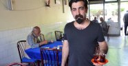 Öğretmen olarak atanamayınca çaycı oldu