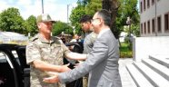 Komutanlardan Vali Toprak'a veda ziyareti