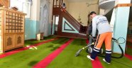 Camilerde bayram temizliği