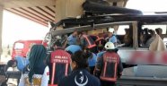Yolcu otobüsü kaza yaptı: 6 ölü, 36 yaralı