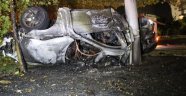 Direğe çarpan aracın içerisindeki 5 kişiden 3'ü yanarak can verdi