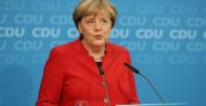 Merkel koalisyon arayışında