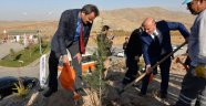 Bin 500 fidan toprakla buluşturuldu