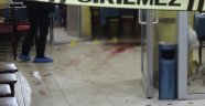 Polis ekipleri, kan gölüne dönen kahvehanede delil aradı