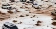 Birleşik Arap Emirlikleri'nde çöle kar yağdı