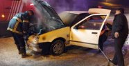 Şanlıurfa'da seyir halindeki otomobil alev aldı