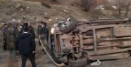 Hakkari-Çukurca yolunda kaza: 2 yaralı