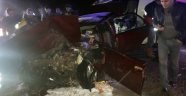 Otomobil minibüs çarpıştı: 16 yaralı