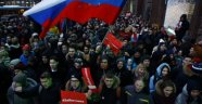 Rusya'da seçimleri protesto eden yüzlerce kişi sokaklara çıktı