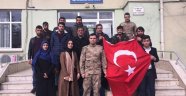 Gençlerden Askere Moral ziyareti