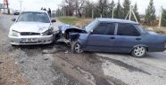 İki Otomobil Çarpıştı: 1 Yaralı