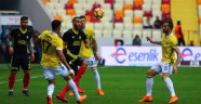 Evkur Yeni Malatyaspor: 0 - Fenerbahçe: 1 (İlk yarı)