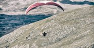 Darende'de yamaç paraşütü keyfi