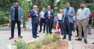 Bakan Tüfenkci şehitliği ziyaret etti