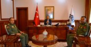 Vali Kaban komutanları kabul etti