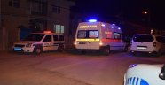 Komşular arasında bıçaklı kavga: 3 yaralı