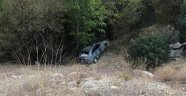 Otomobil uçuruma yuvarlandı
