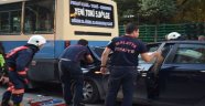 Otomobil Minibüse çarptı: 1 yaralı