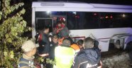 Midibüs şarampole uçtu: 17 yaralı