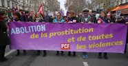 Fransa'da kadınlar şiddete karşı yürüdü