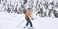 Çılgın Alman, Sarıkamış Kayak Merkezinde yarı çıplak kayak yaptı