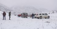 Karlı yaylada off-road gösterisi