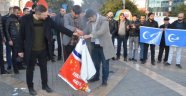  Çin bayrağı yakıldı