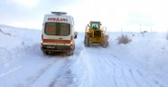 Kar 298 Mahalle yolunu kapattı