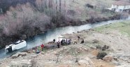 Minibüs dereye uçtu: 2 yaralı