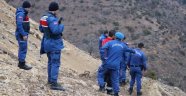 Kayıp 2 kişinin cansız bedeni 500 metrelik uçurumda bulundu