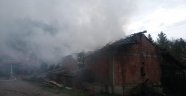 Kastamonu'da yıldırım düşmesi sonucu yangın çıktı