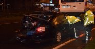 Minibüs otomobile çarptı: 2 yaralı