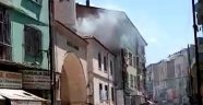 Cami çatısında korkutan yangın