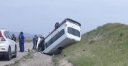 Kırıkkale'de yolcu minibüsü devrildi: 1'i ağır 8 yaralı