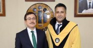 Fakültenin ilk profesörü oldu